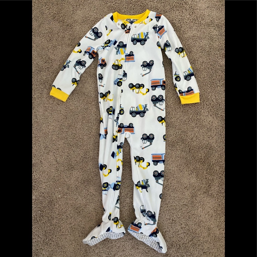 5T Carter’s footie pajamas!